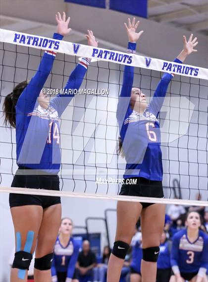 Thumbnail 3 in Lopez vs. Veterans Memorial photogallery.