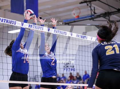 Thumbnail 2 in Lopez vs. Veterans Memorial photogallery.