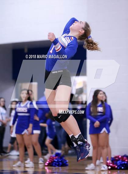 Thumbnail 1 in Lopez vs. Veterans Memorial photogallery.