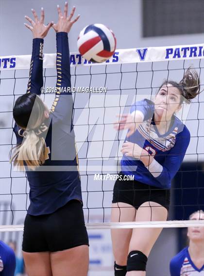 Thumbnail 1 in Lopez vs. Veterans Memorial photogallery.