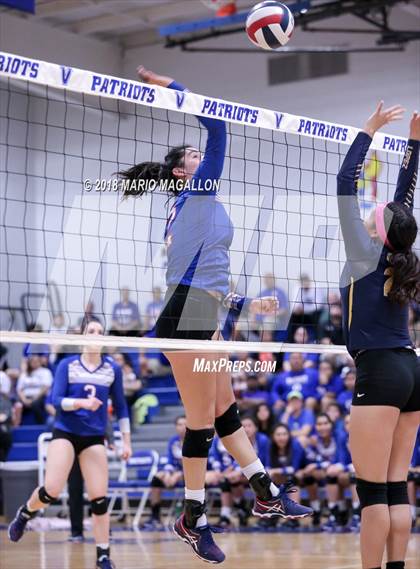 Thumbnail 1 in Lopez vs. Veterans Memorial photogallery.