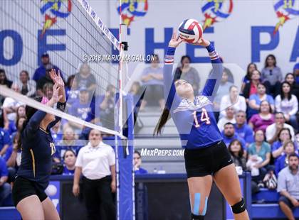 Thumbnail 3 in Lopez vs. Veterans Memorial photogallery.