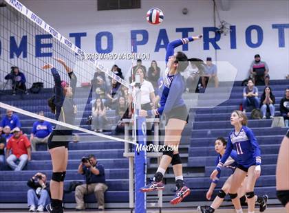 Thumbnail 1 in Lopez vs. Veterans Memorial photogallery.