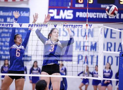 Thumbnail 2 in Lopez vs. Veterans Memorial photogallery.