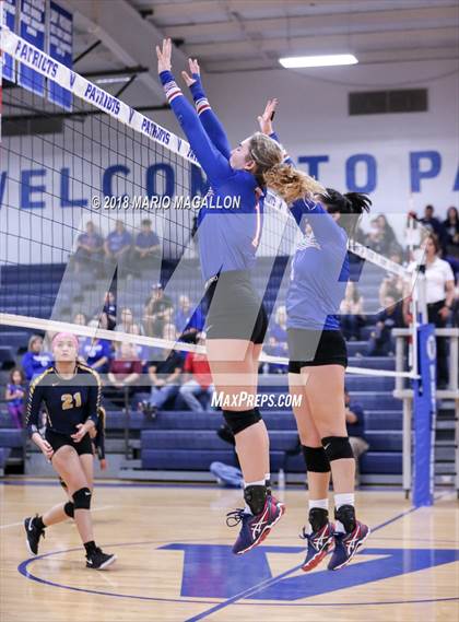 Thumbnail 1 in Lopez vs. Veterans Memorial photogallery.
