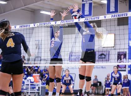 Thumbnail 2 in Lopez vs. Veterans Memorial photogallery.