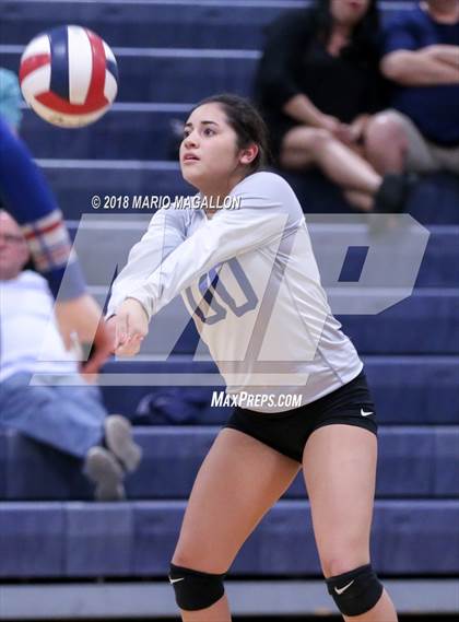 Thumbnail 2 in Lopez vs. Veterans Memorial photogallery.