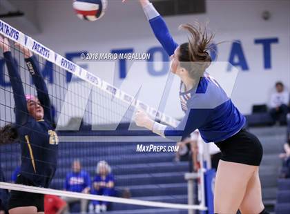 Thumbnail 2 in Lopez vs. Veterans Memorial photogallery.