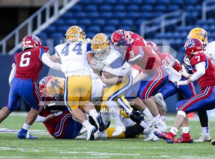 Thumbnail 3 in Clyde vs. Licking Valley (OHSAA D4 Final)  photogallery.