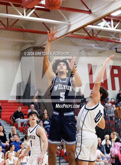 Thumbnail 3 in Staples vs. Wilton (FCIAC 1/4finals) photogallery.