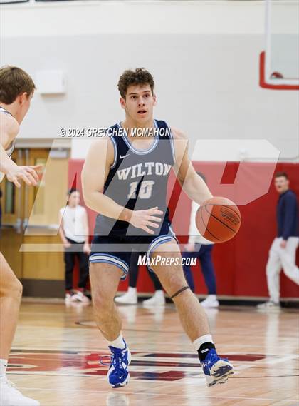 Thumbnail 2 in Staples vs. Wilton (FCIAC 1/4finals) photogallery.