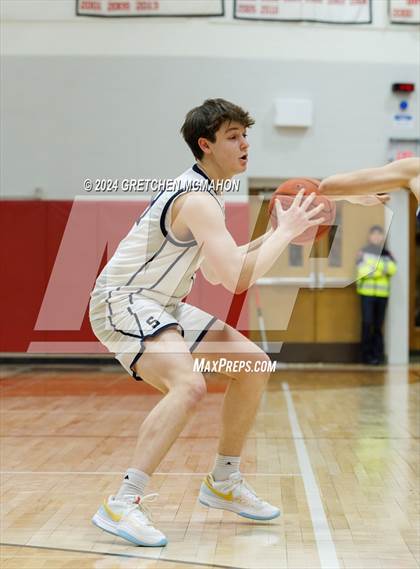 Thumbnail 2 in Staples vs. Wilton (FCIAC 1/4finals) photogallery.