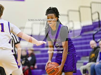 Thumbnail 2 in Muncie Central @ Guerin Catholic photogallery.