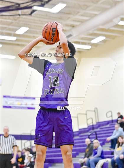 Thumbnail 1 in Muncie Central @ Guerin Catholic photogallery.