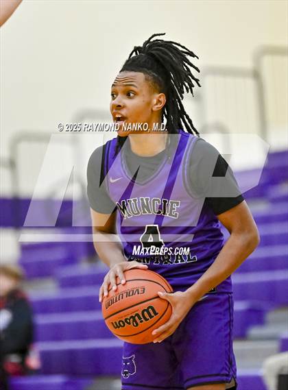 Thumbnail 1 in Muncie Central @ Guerin Catholic photogallery.