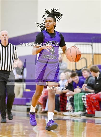 Thumbnail 1 in Muncie Central @ Guerin Catholic photogallery.