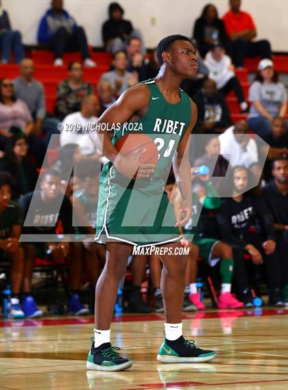 Thumbnail 3 in Providence vs. Ribet Academy (CIF SS D4A Finals) photogallery.