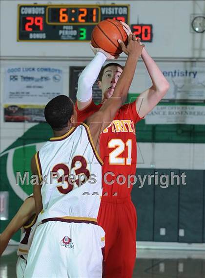 Thumbnail 3 in Paraclete vs. Highland photogallery.