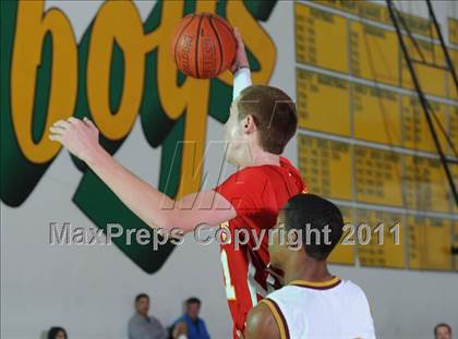 Thumbnail 1 in Paraclete vs. Highland photogallery.