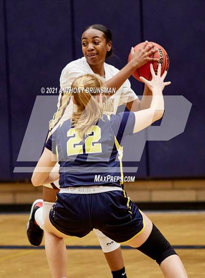 Thumbnail 1 in Gregori vs. Florin (Rosemont Tournament) photogallery.