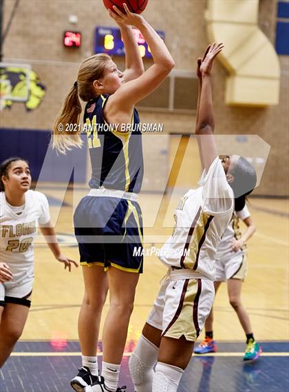 Thumbnail 1 in Gregori vs. Florin (Rosemont Tournament) photogallery.