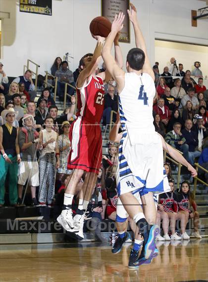 Thumbnail 3 in Hempfield Area vs. Fox Chapel photogallery.