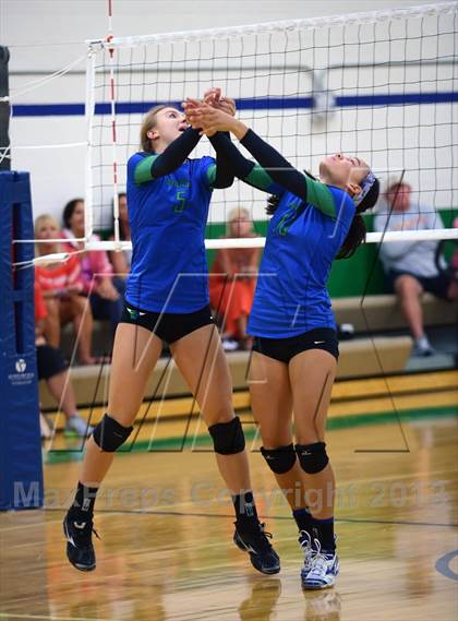 Thumbnail 2 in Cathedral Catholic vs. Branson (Durango Fall Classic) photogallery.
