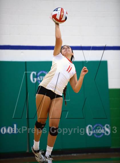 Thumbnail 3 in Cathedral Catholic vs. Branson (Durango Fall Classic) photogallery.