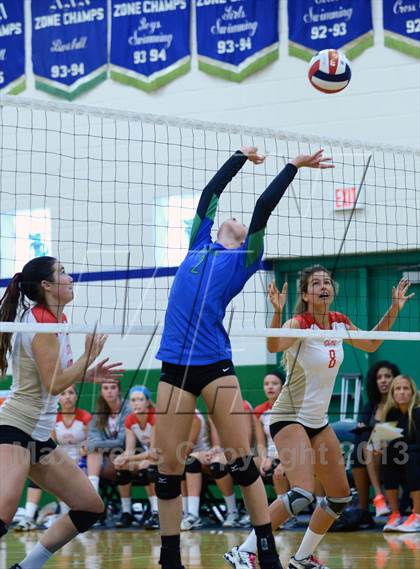 Thumbnail 3 in Cathedral Catholic vs. Branson (Durango Fall Classic) photogallery.