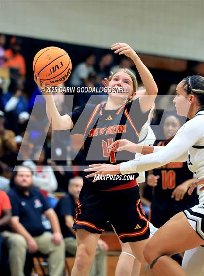 Thumbnail 2 in New Bern @ Havelock photogallery.