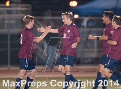 Thumbnail 2 in Farmersville vs. St. Margaret's (CIF SoCal Regional D3 Final) photogallery.