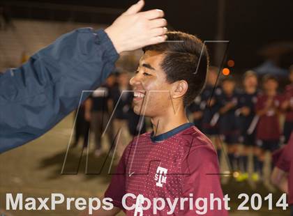 Thumbnail 2 in Farmersville vs. St. Margaret's (CIF SoCal Regional D3 Final) photogallery.