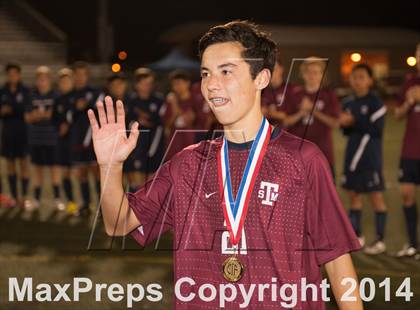 Thumbnail 3 in Farmersville vs. St. Margaret's (CIF SoCal Regional D3 Final) photogallery.
