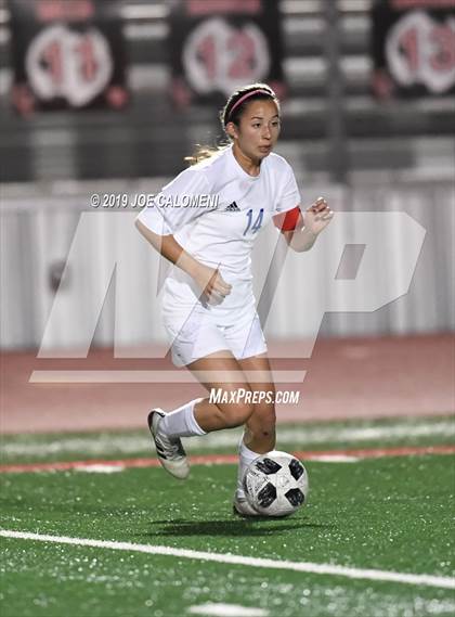 Thumbnail 1 in Lee [Robert E.] vs Westlake (UIL 6A Area Playoff) photogallery.