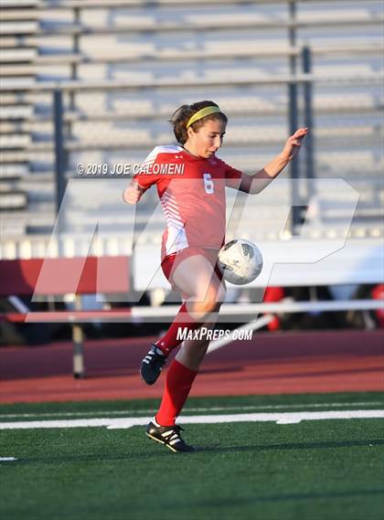 Thumbnail 3 in Lee [Robert E.] vs Westlake (UIL 6A Area Playoff) photogallery.