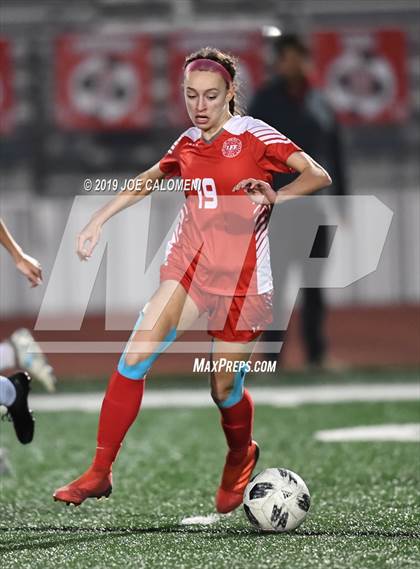 Thumbnail 1 in Lee [Robert E.] vs Westlake (UIL 6A Area Playoff) photogallery.