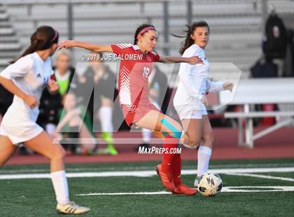 Thumbnail 3 in Lee [Robert E.] vs Westlake (UIL 6A Area Playoff) photogallery.