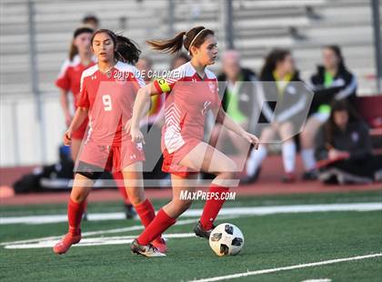 Thumbnail 3 in Lee [Robert E.] vs Westlake (UIL 6A Area Playoff) photogallery.