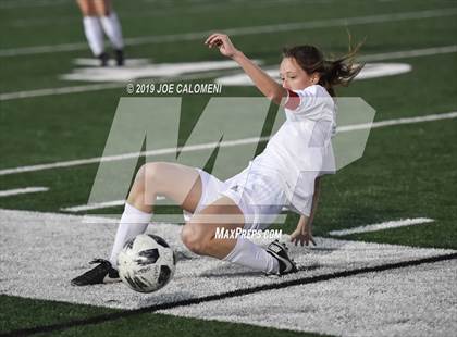 Thumbnail 2 in Lee [Robert E.] vs Westlake (UIL 6A Area Playoff) photogallery.