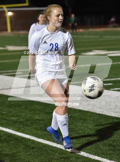 Thumbnail 2 in Lee [Robert E.] vs Westlake (UIL 6A Area Playoff) photogallery.