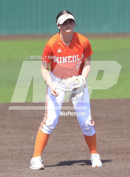 Thumbnail 2 in Mineola vs Quitman photogallery.