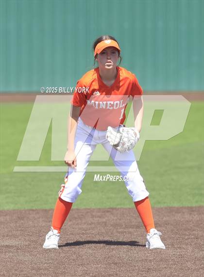 Thumbnail 1 in Mineola vs Quitman photogallery.