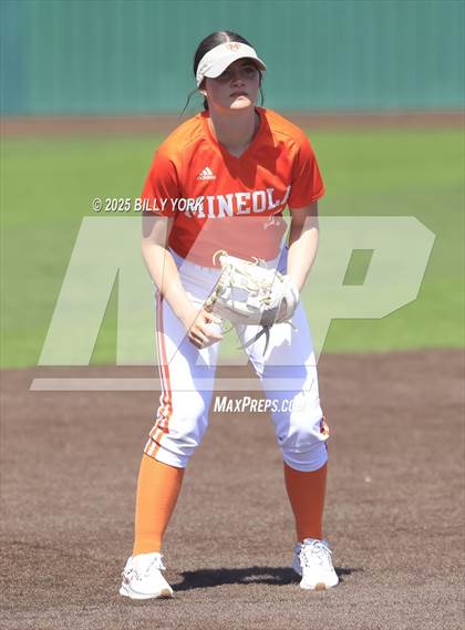 Thumbnail 3 in Mineola vs Quitman photogallery.