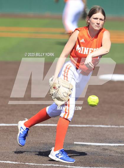 Thumbnail 1 in Mineola vs Quitman photogallery.