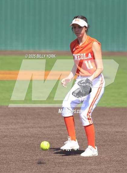 Thumbnail 2 in Mineola vs Quitman photogallery.