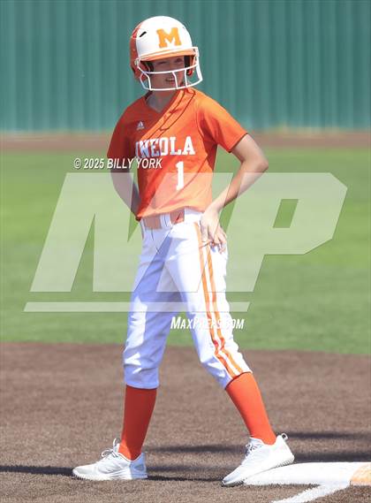Thumbnail 3 in Mineola vs Quitman photogallery.