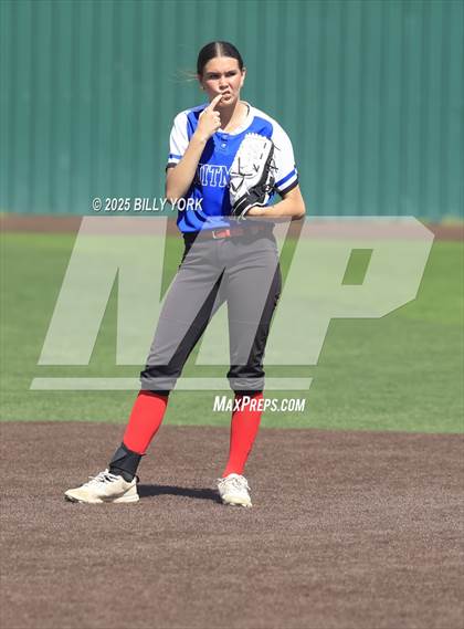 Thumbnail 1 in Mineola vs Quitman photogallery.