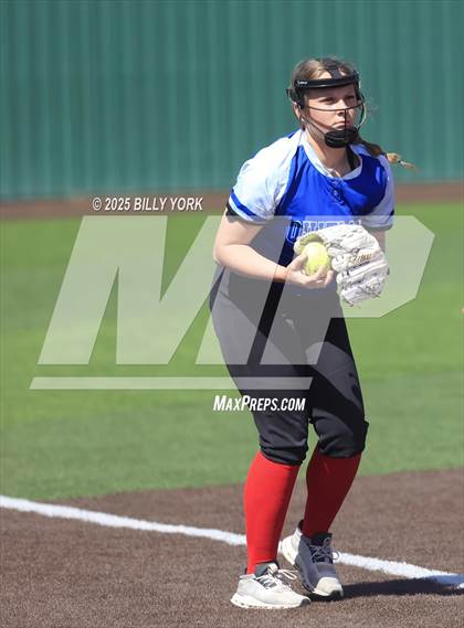 Thumbnail 1 in Mineola vs Quitman photogallery.