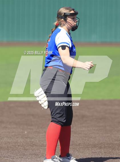 Thumbnail 1 in Mineola vs Quitman photogallery.