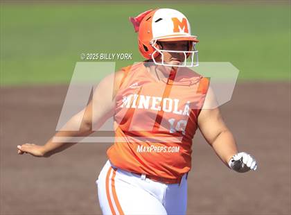 Thumbnail 2 in Mineola vs Quitman photogallery.